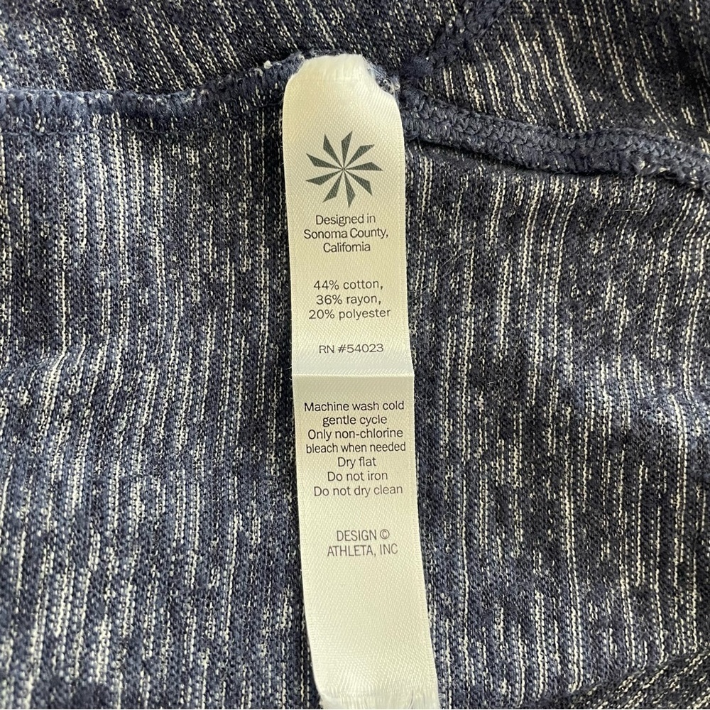 Athleta Heathered Blue Grey Striped Scoop Neck Tank Size XL - Picture 6 of 10
